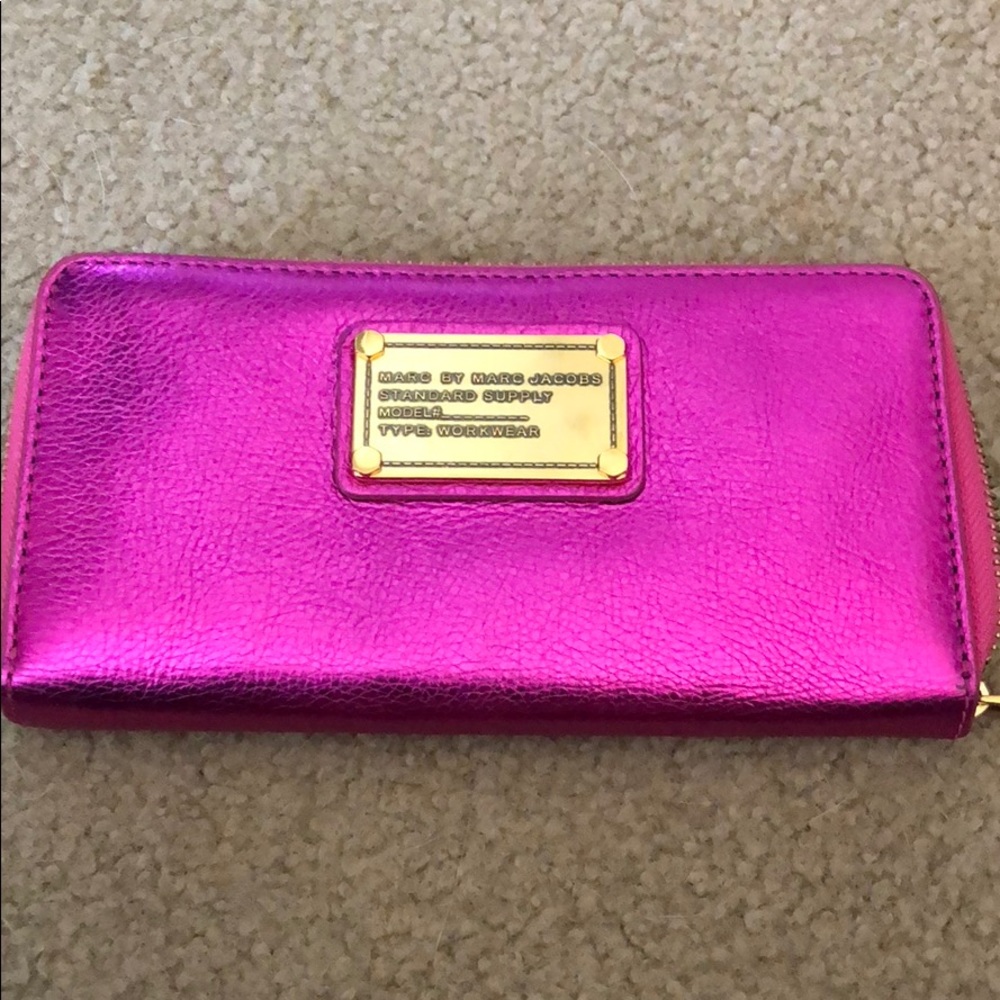 Marc Jacobs Metallic pink wallet